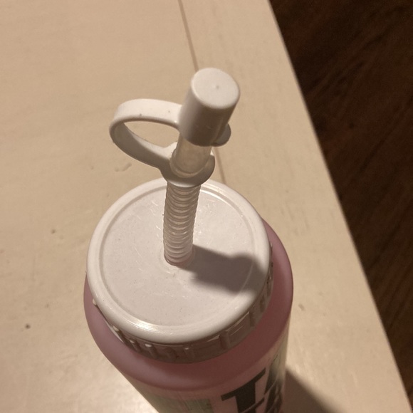 LIKE NEW! TRI DELTA THETA ATHLETIC WATER BOTTLE W/ SCREW TOP & STRAW! 20 OZ. - Picture 2 of 3